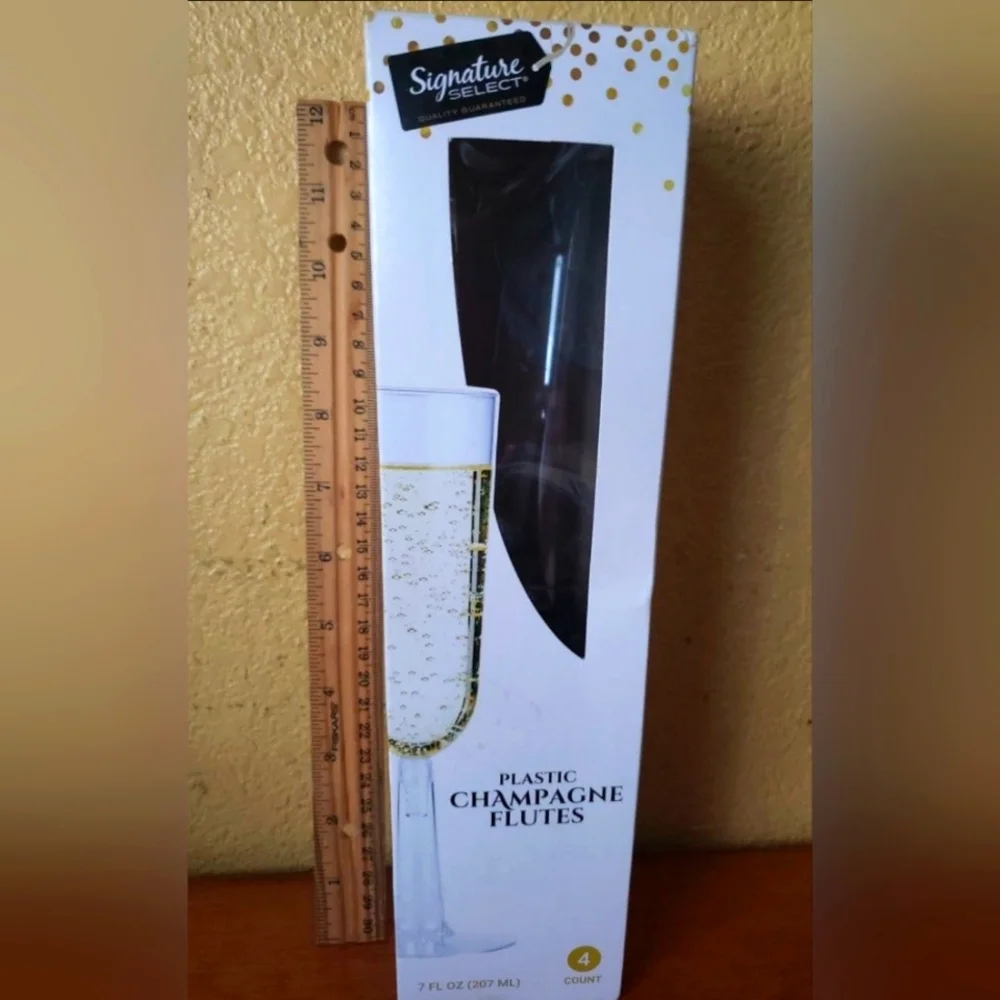 Signature Plastic Champagne Flutes